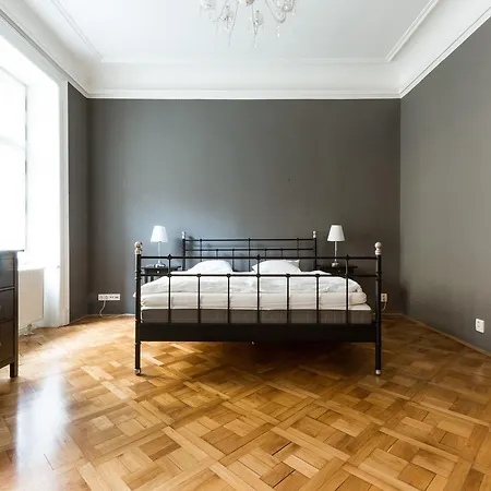 Magnificent Charles Bridge Apartment Prag