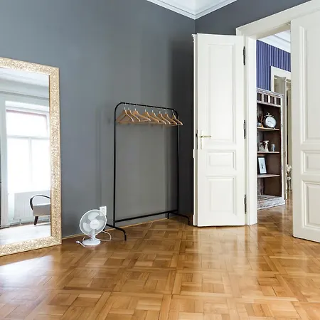 Magnificent Charles Bridge Apartment